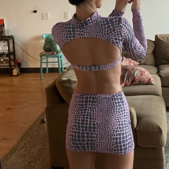 EDIKTED TWO PIECE SET (BLUE/PINK SNAKESKIN PRINT; XS/S) - Picture 4 of 5